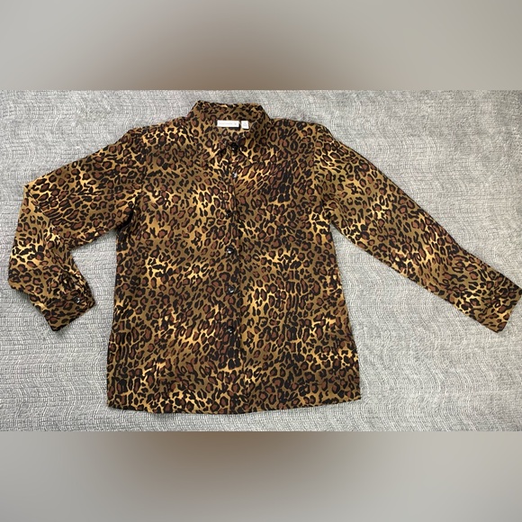Women’s Susan Graver Animal Print Button Up Collar Blouse Size Small - Picture 5 of 12